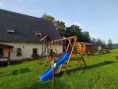 /album/fotogalerie-penzion-florian/ubytovani-v-pensionu-svaty-florian-u-adrspachu-posezeni-u-ohne-detske-hriste-jpg/